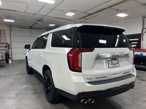 Certified 2023 GMC Yukon XL Denali w/ Denali Reserve Package AWD/4WD image 3