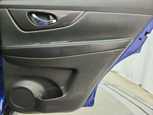 Used 2020 Nissan Rogue SV AWD/4WD image 30