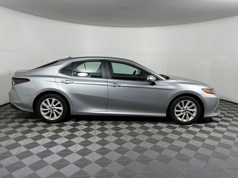 Used 2025 Toyota Camry LE FWD image 4