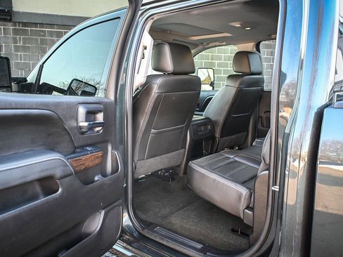Used 2017 GMC Sierra 2500 Denali w/ Suspension Package, Off-Road image 12