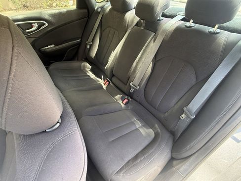 Used 2015 Chrysler 200 Limited FWD image 20