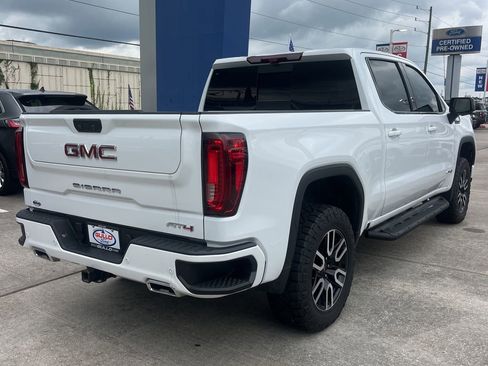 Used 2024 GMC Sierra 1500 AT4 w/ Technology Package AWD/4WD image 10