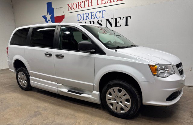 Used 2019 Dodge Grand Caravan SE FWD image 4