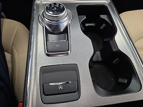 Used 2022 Ford Edge SEL w/ Convenience Package image 24