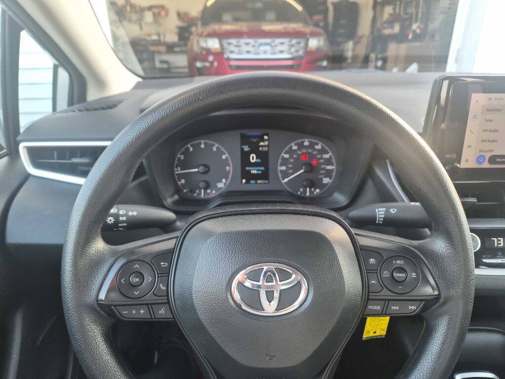 Used 2025 Toyota Corolla LE FWD image 9