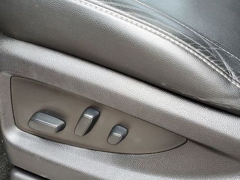 Used 2018 Chevrolet Suburban Premier image 7