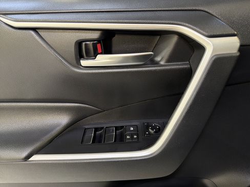 Used 2021 Toyota RAV4 XLE Premium FWD image 20