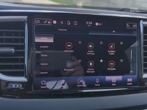 Used 2024 Chrysler Pacifica Touring-L FWD image 20