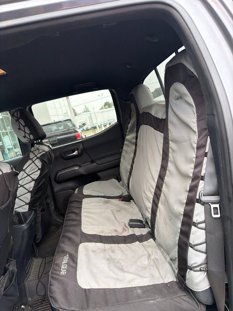 Used 2020 Toyota Tacoma TRD Sport w/ Technology Package AWD/4WD image 10