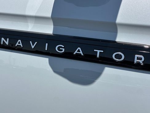 New 2026 Lincoln Navigator L Black Label AWD/4WD image 28