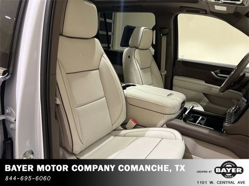 New 2026 GMC Yukon XL Denali w/ Denali Reserve Package image 26