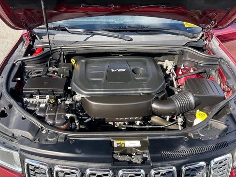 Used 2019 Jeep Grand Cherokee Laredo w/ Laredo X Package image 29