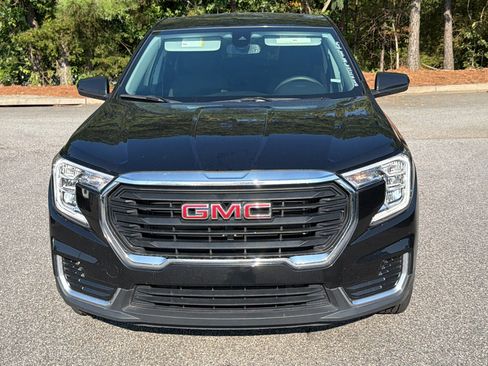 Used 2024 GMC Terrain SLE AWD/4WD image 3