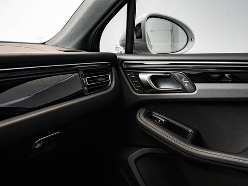 Certified 2026 Porsche Macan GTS AWD/4WD image 41