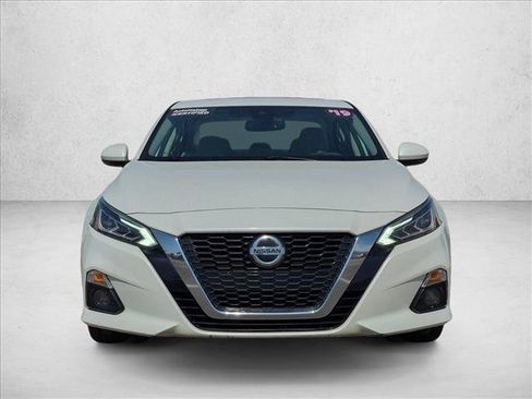 Used 2019 Nissan Altima 2.5 SV FWD image 2