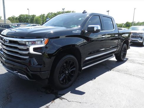 Used 2025 Chevrolet Silverado 1500 High Country AWD/4WD image 8