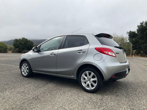 Used 2013 MAZDA MAZDA2 Touring image 80