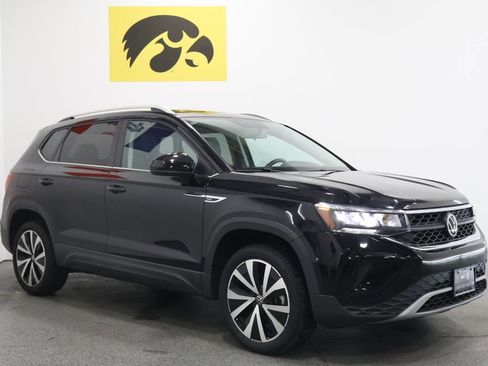 Used 2022 Volkswagen Taos SE image 6