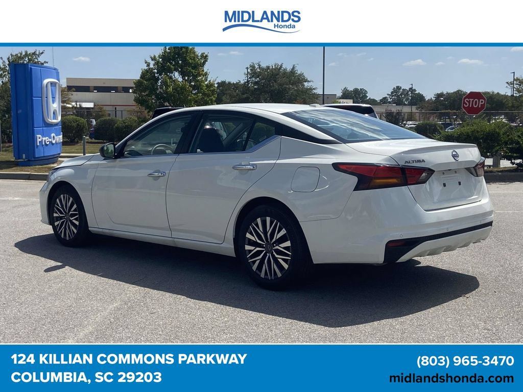 Used 2025 Nissan Altima 2.5 SV FWD image 4