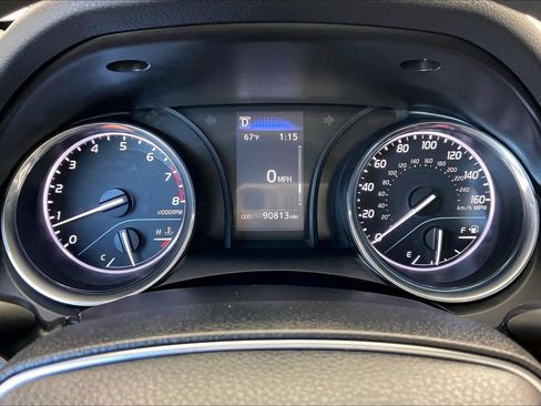 Used 2019 Toyota Camry LE FWD image 18