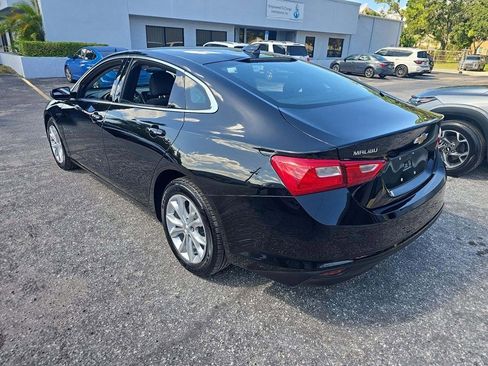 Used 2025 Chevrolet Malibu LT image 2