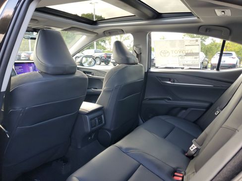 Used 2026 Toyota Camry XLE image 13