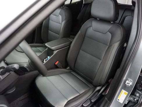 New 2026 Chevrolet Trax LT FWD image 9