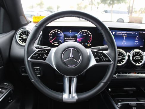 Certified 2025 Mercedes-Benz GLB 250 image 13