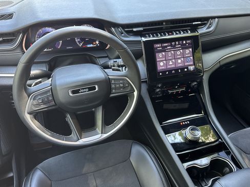 Used 2023 Jeep Grand Cherokee Altitude AWD/4WD image 20