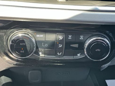 Used 2024 Chevrolet Trax LT w/ Driver Confidence Package FWD image 33