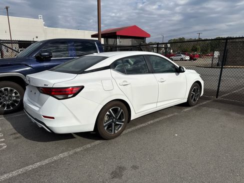 Used 2024 Nissan Sentra SV image 2