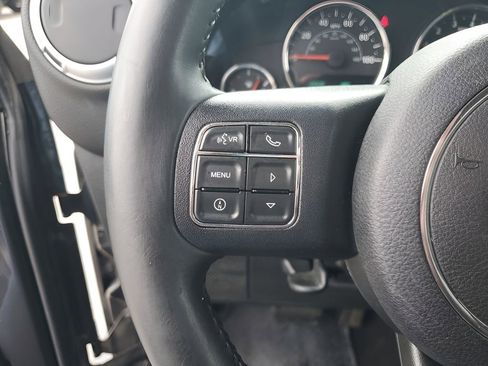 Used 2014 Jeep Wrangler Unlimited Sahara w/ Connectivity Group image 32