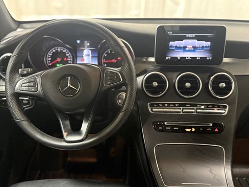 Used 2019 Mercedes-Benz GLC 300 4MATIC image 15