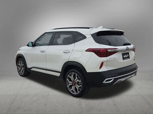 Used 2021 Kia Seltos SX w/ SX Sunroof Package image 4