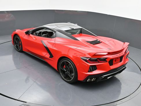 Used 2021 Chevrolet Corvette 2LT w/ Z51 Performance Package image 33