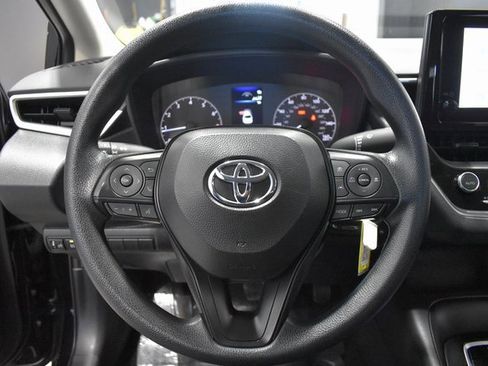 Used 2025 Toyota Corolla LE image 23