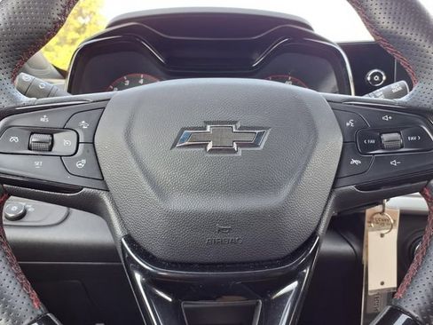 Used 2024 Chevrolet Trax RS FWD image 12
