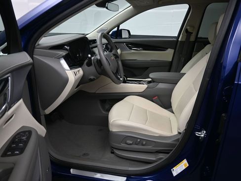 New 2025 Cadillac XT6 Premium Luxury w/ LPO, Floor Liner Package image 9