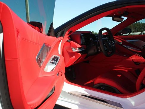 Used 2023 Chevrolet Corvette Stingray Premium Conv w/ Z51 Performance Package image 9