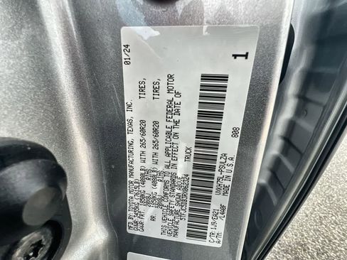 Used 2024 Toyota Tundra Limited image 32