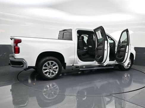Used 2022 Chevrolet Silverado 1500 LTZ image 32