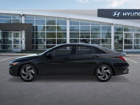 New 2026 Hyundai Elantra SEL Sport Premium image 3