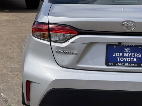 Used 2026 Toyota Corolla LE FWD image 10