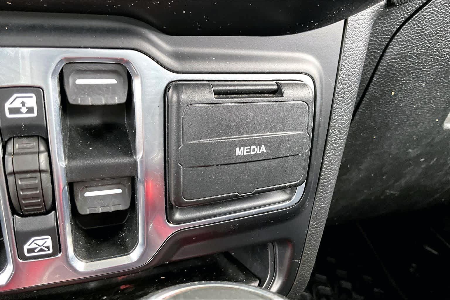 Used 2020 Jeep Wrangler Unlimited Sport AWD/4WD image 35