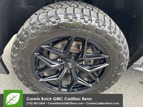 Used 2018 Chevrolet Tahoe LT AWD/4WD image 39