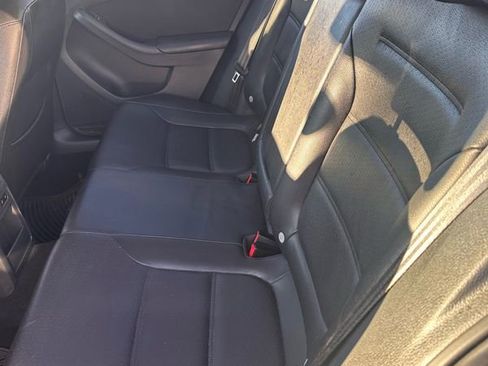 Used 2013 Volkswagen Jetta TDI image 9