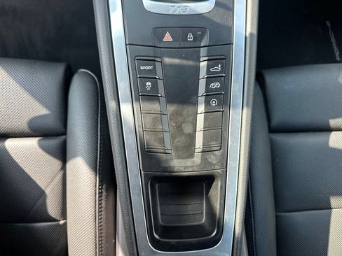 Certified 2025 Porsche 718 Cayman RWD image 25