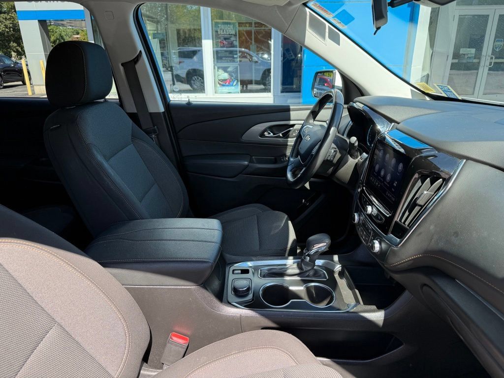 Used 2021 Chevrolet Traverse LT AWD/4WD image 44