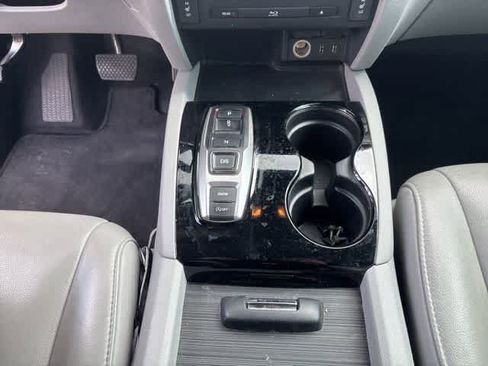 Used 2017 Honda Pilot Touring image 17