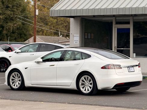 Used 2017 Tesla Model S 90D image 6